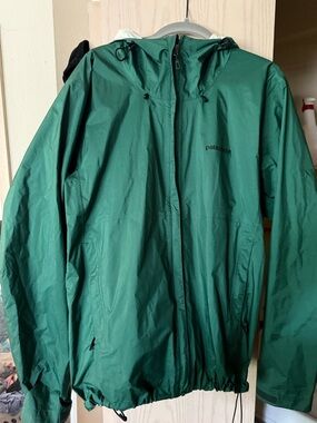 Men’s Large Patagonia rain jacket